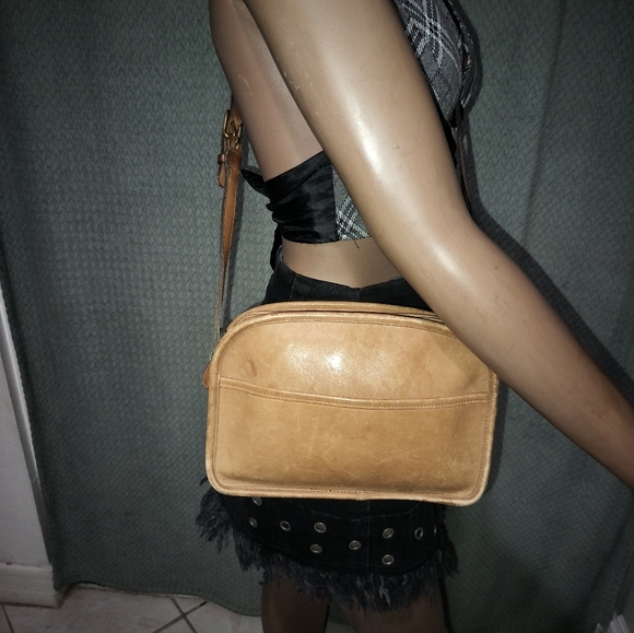 SOLD Coach Vintage Tan Brown Leather Camera Crossbody Bag. Made NYC 9760 - Picture 10 of 16